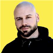 Entrenador con más de 15 años de experiencia dedicados a la enseñanza de Acrobacias.